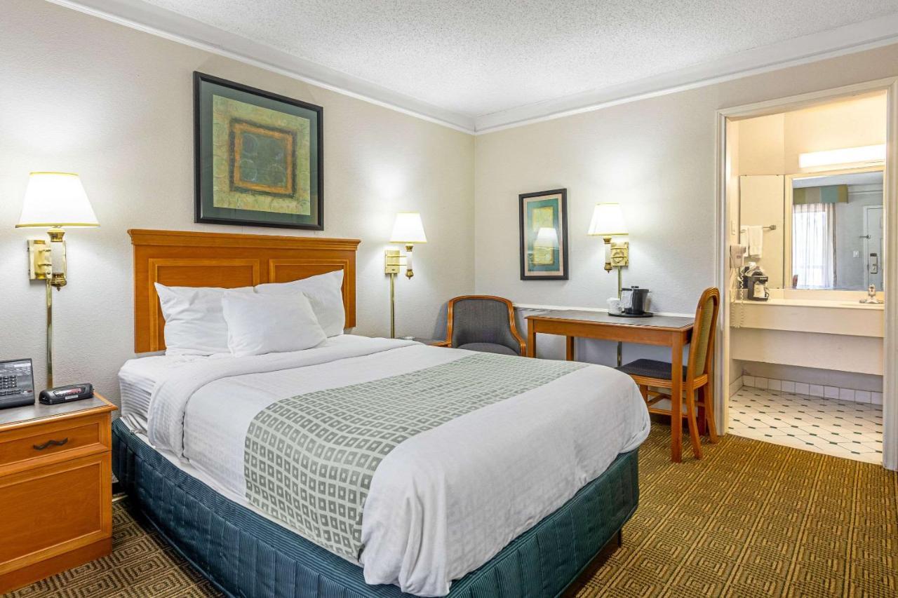 Rodeway Inn Huntsville Eksteriør billede